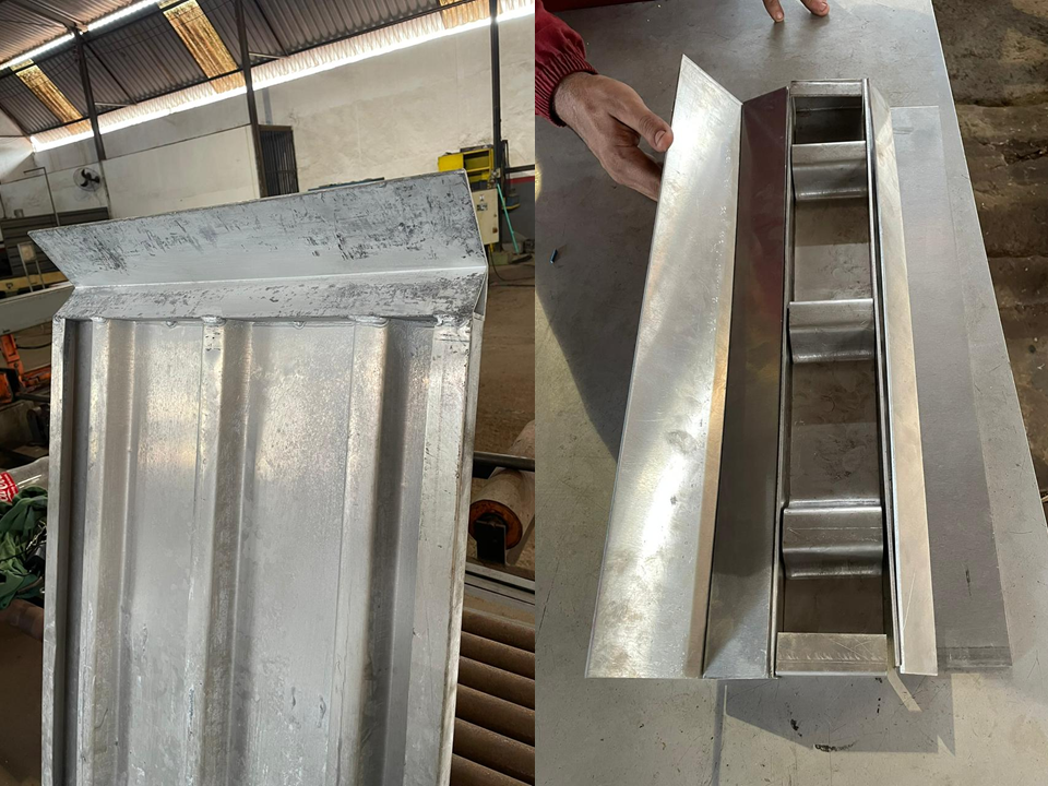 Composição de duas fotos exibindo o acabamento de peças metálicas: à esquerda, detalhe da face inferior com vincos estruturais; à direita, montagem interna de canaleta metálica com divisórias.